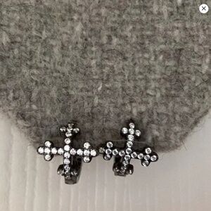 Delicate pave’ hoop huggies